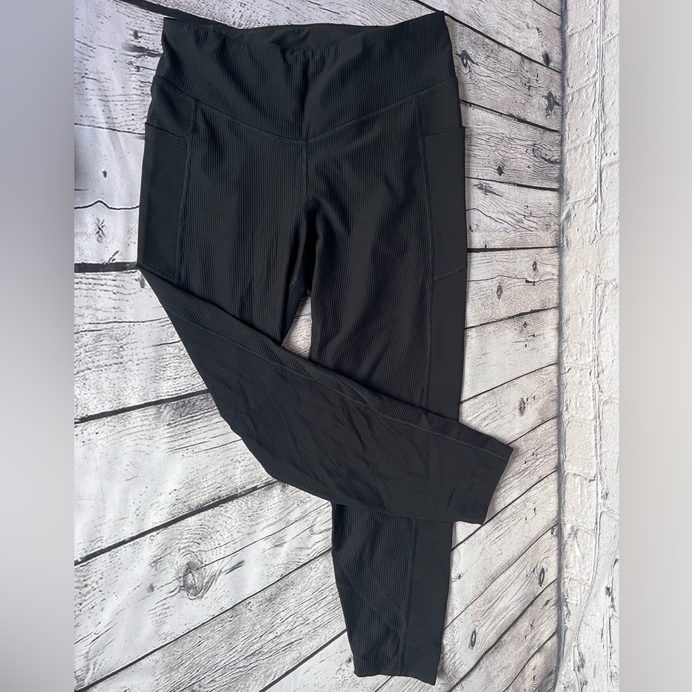 Blacked Ribbed Old Navy Leggings Size Large